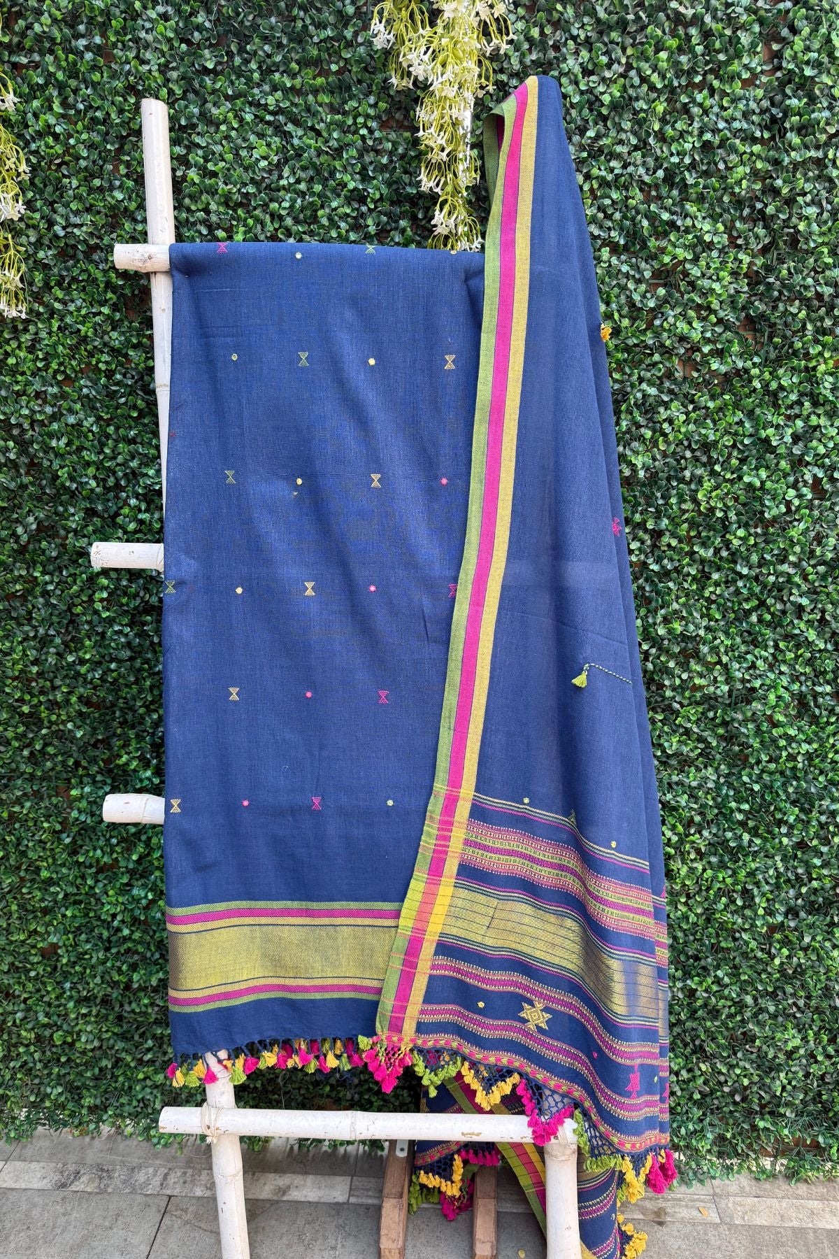 Blue-Knot Work Dupatta Bhujodi Kala Handwoven Cotton Set