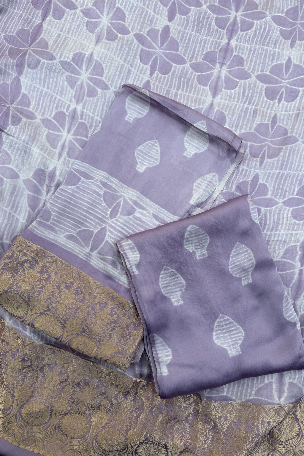 Pure Needle Shibori 3 Pc Suit with Lagadi Patta Border – Light Lilac