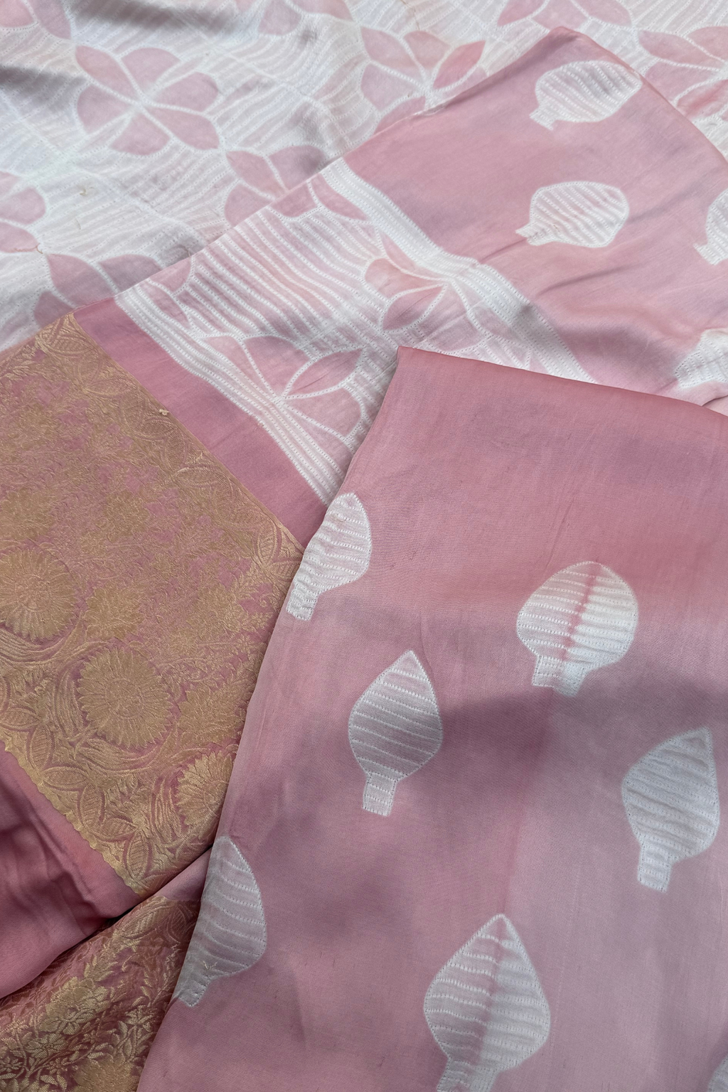 Pure Needle Shibori 3 Pc Suit with Lagadi Patta Border – Light Baby Pink