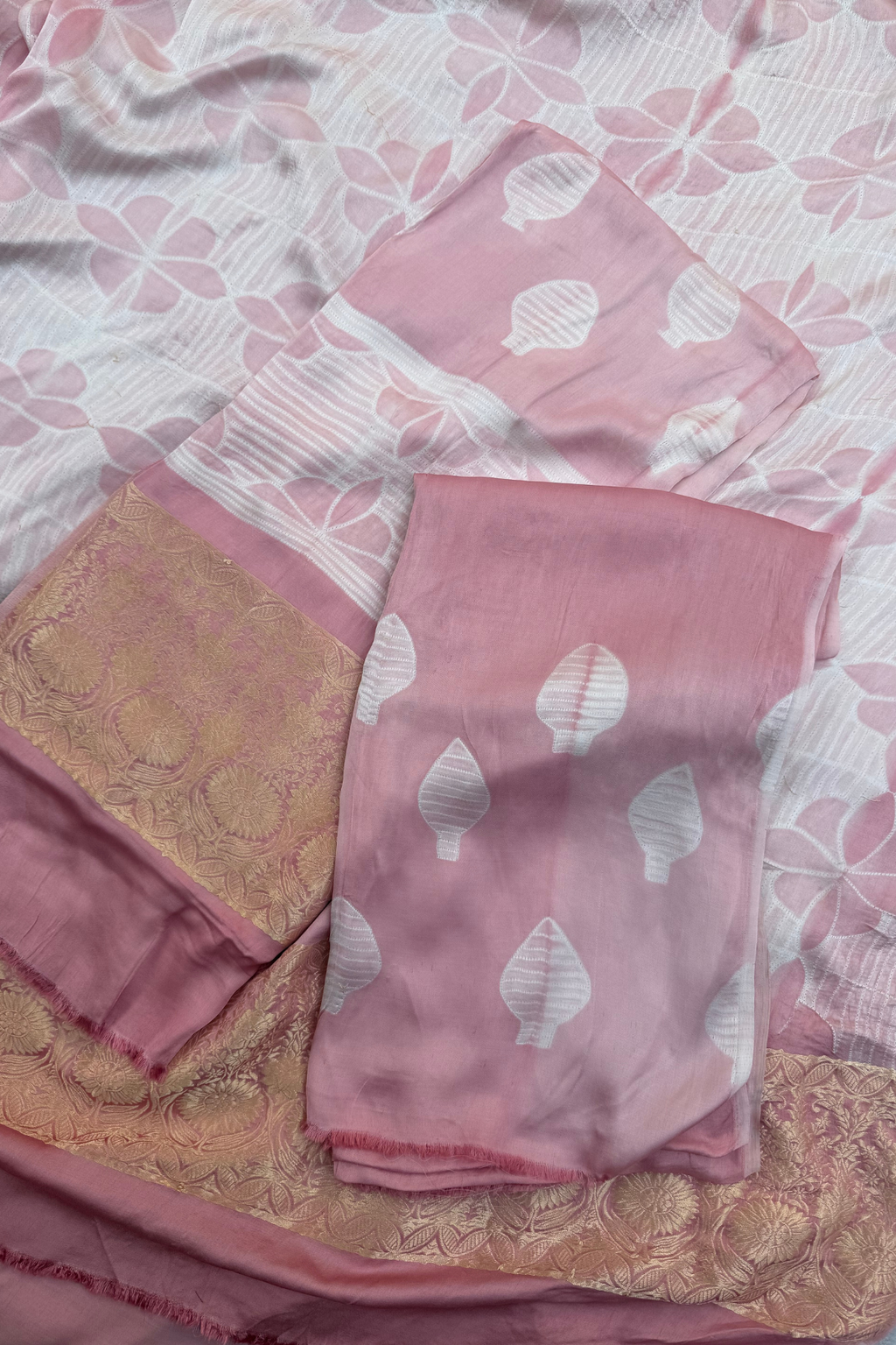 Pure Needle Shibori 3 Pc Suit with Lagadi Patta Border – Light Baby Pink