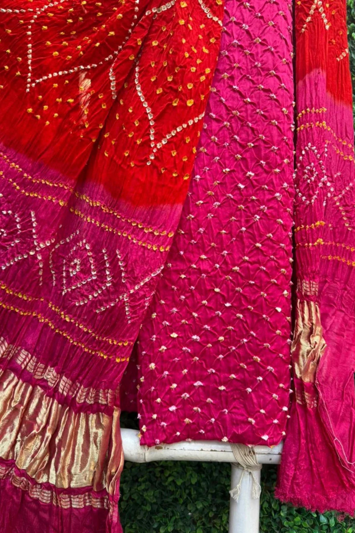 Pink & Orange Lagadi Patta  Bandhej Elegance