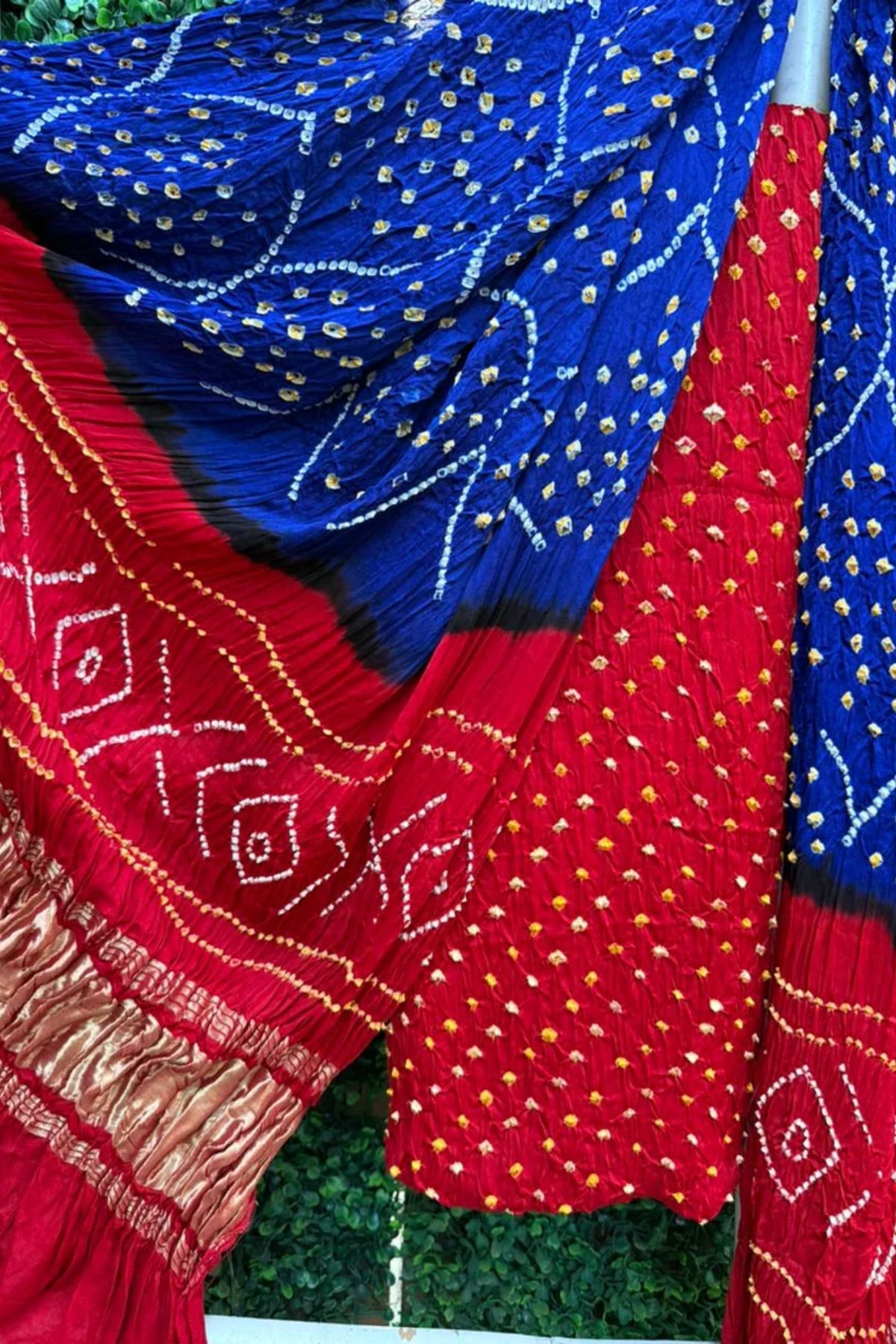 Red & Blue Bandhej Lagadi Patta Elegance