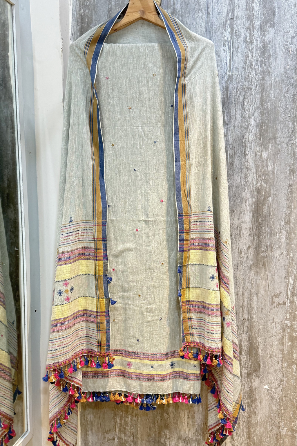 Bhujodi -  Light Grey green Color