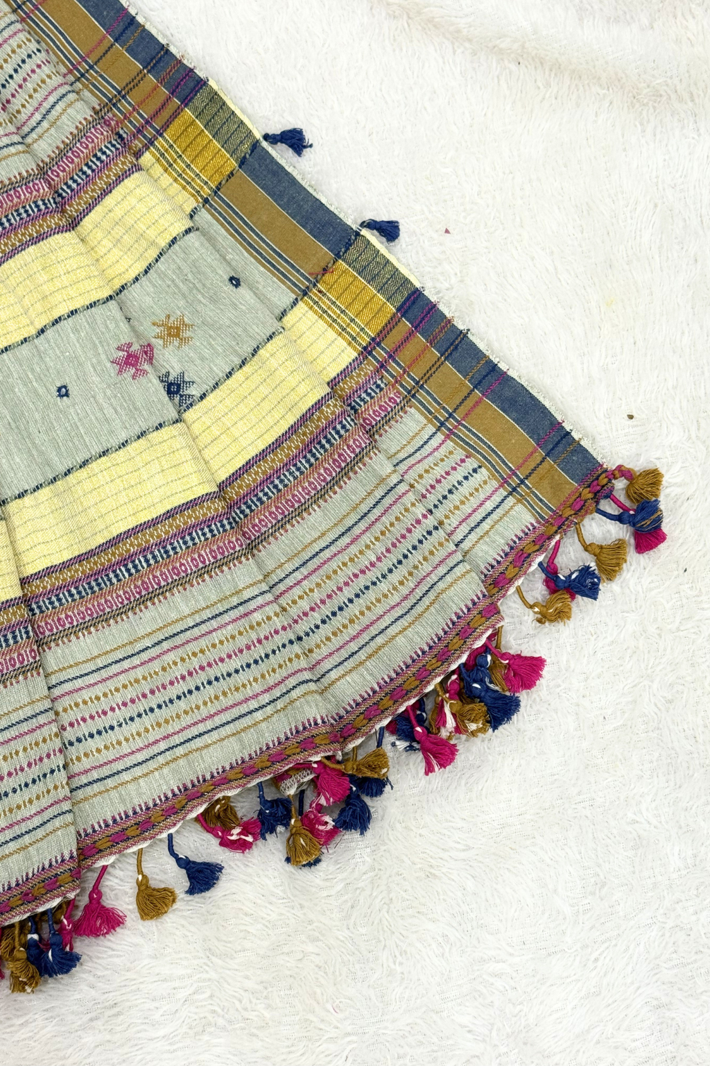 Bhujodi -  Light Grey green Color