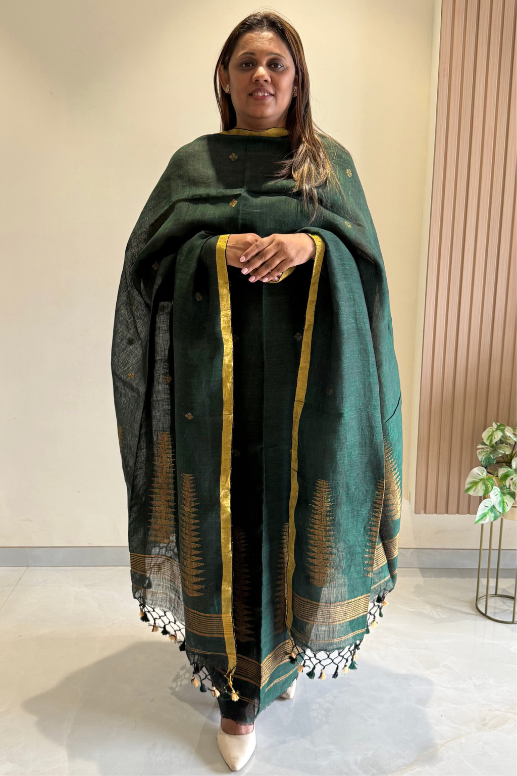 Jayshree Linen Jamdani 2 Pc Set –  Dark Green
