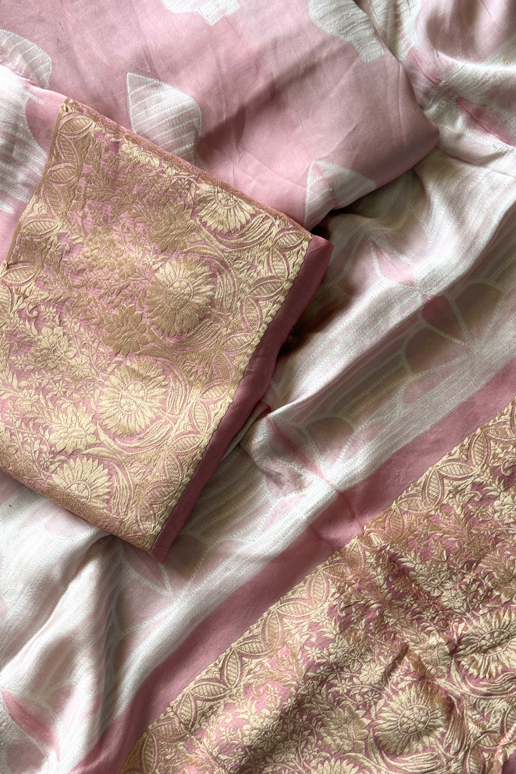 Pure Needle Shibori 3 Pc Suit with Lagadi Patta Border – Light Baby Pink