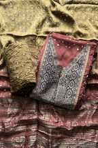 Carrot Beauty – Banarasi & Bandhej Ensemble