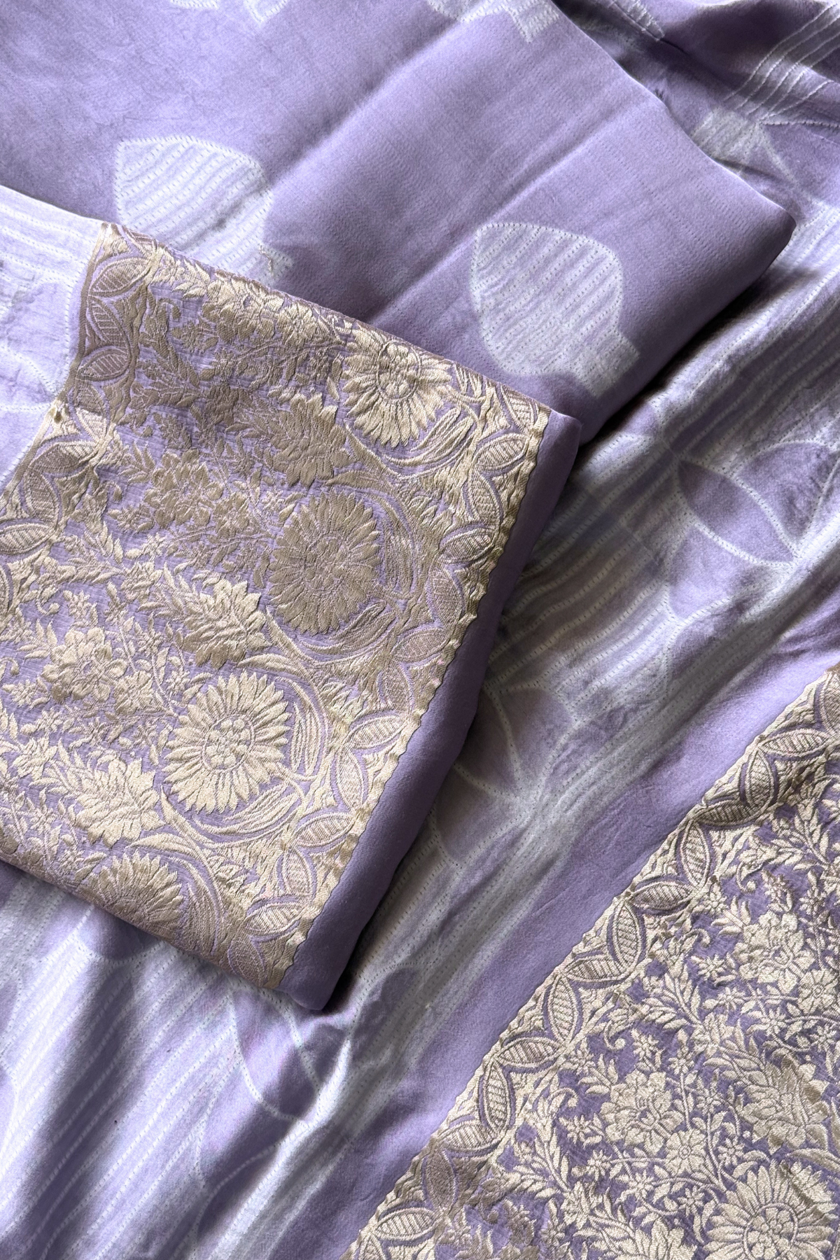 Pure Needle Shibori 3 Pc Suit with Lagadi Patta Border – Light Lilac