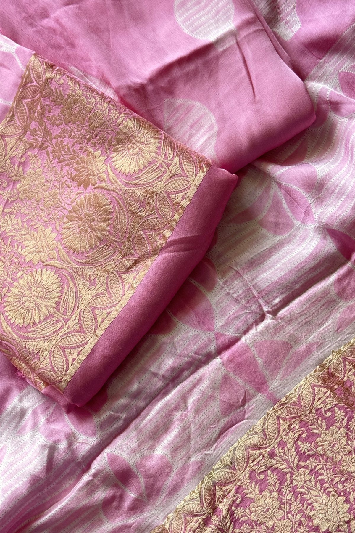 Pure Needle Shibori 3 Pc Suit with Lagadi Patta Border – Baby Pink