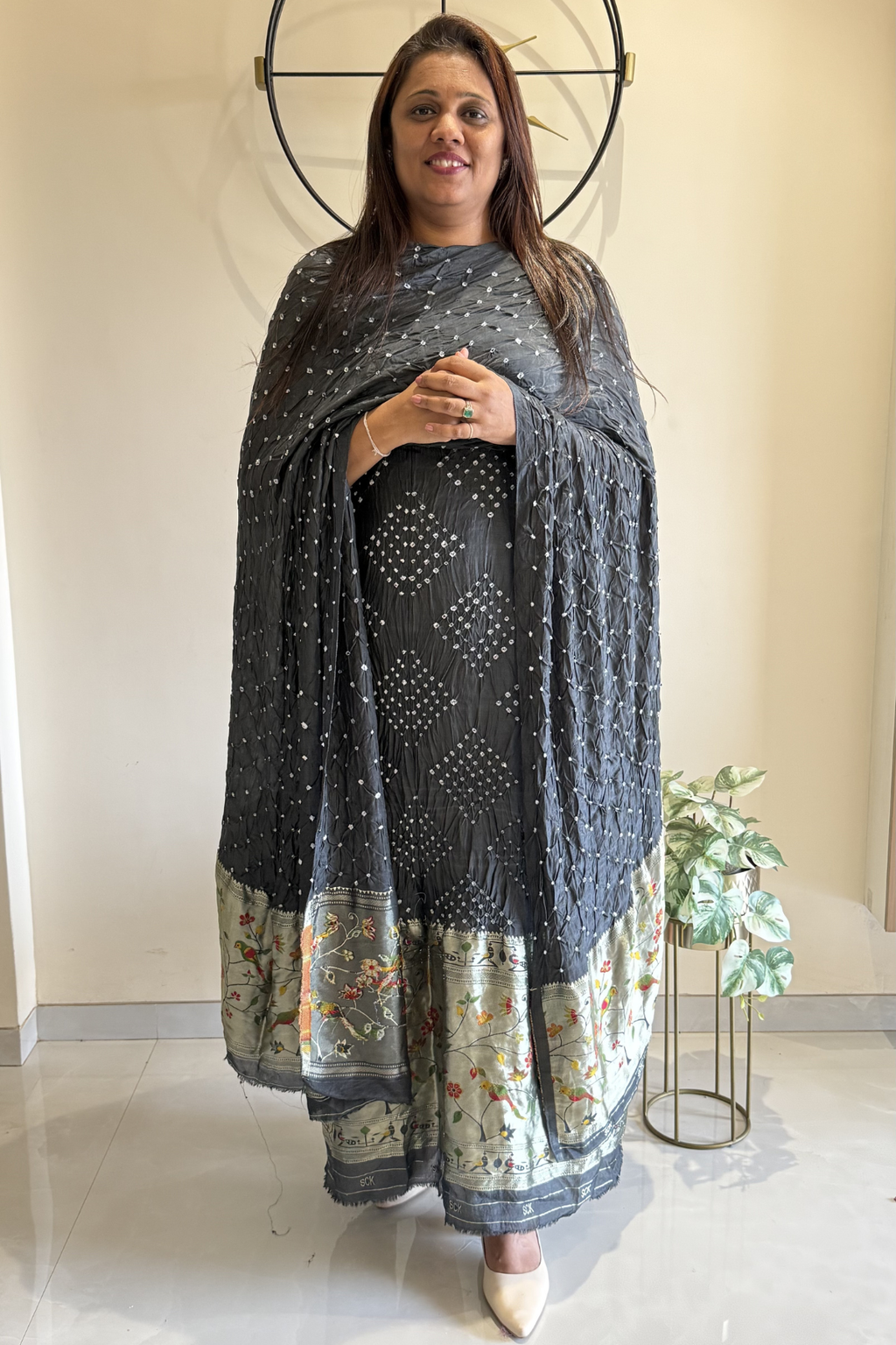 Bandhani With Paitani border - Black Grey