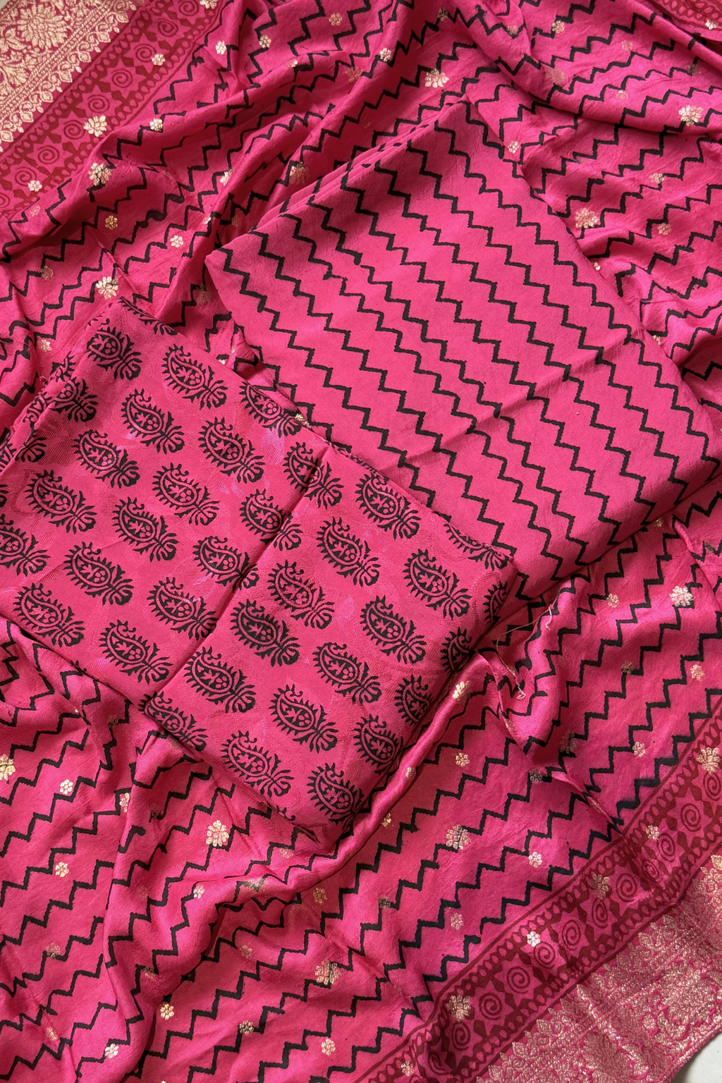 Hand Block bagh Printed Suit Set With Banarasi Weaving - Rani Pink Color
