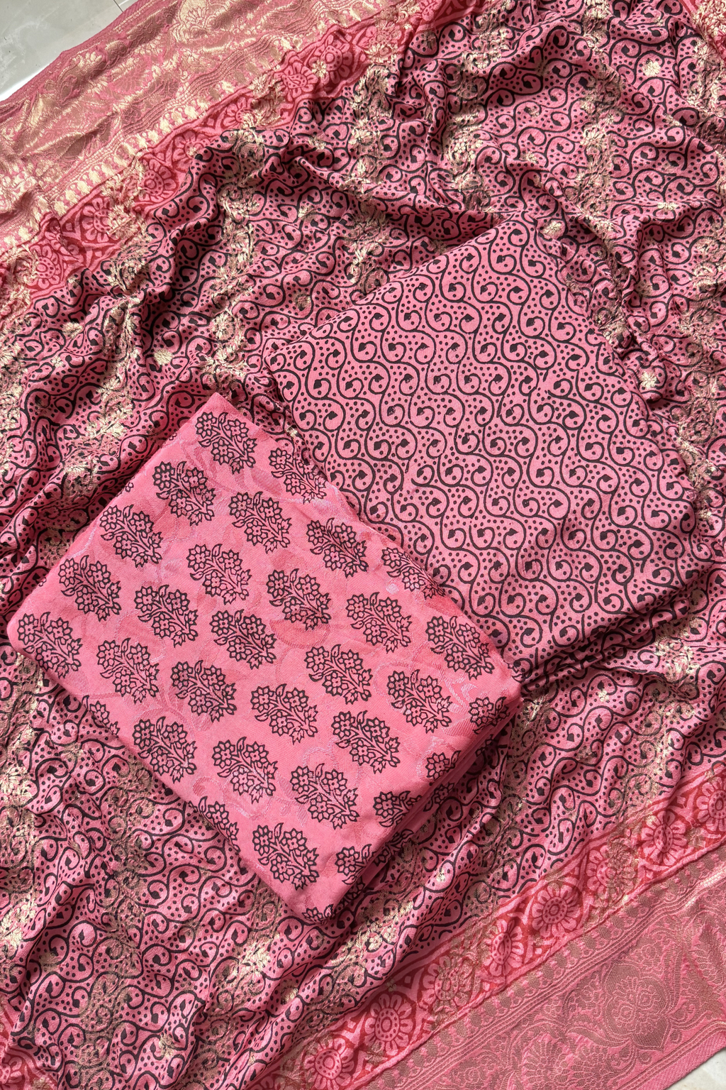 Hand Block bagh Printed Suit Set With Banarasi Weaving - Taffy Pink Color