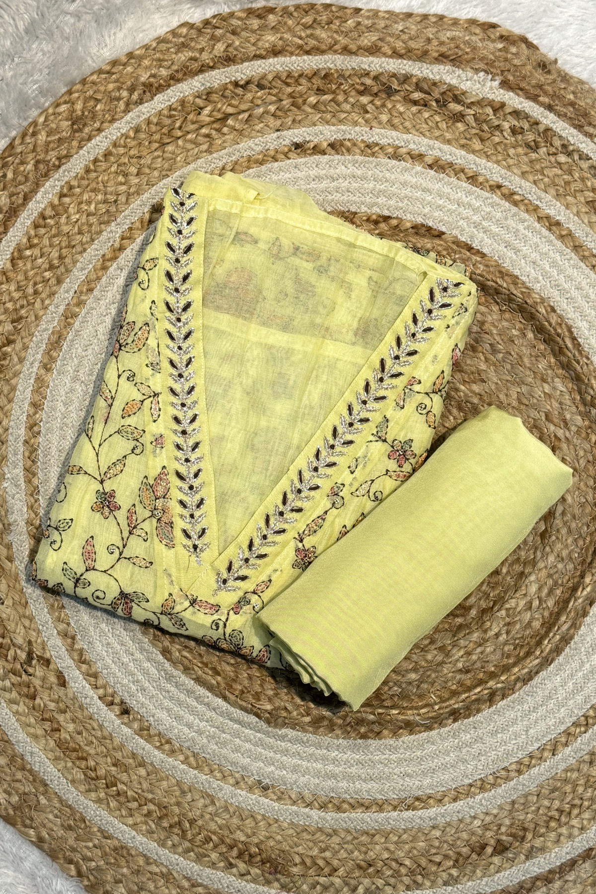 Embroiderd Mul Chanderi 2 pc Suit Suit - Lemon Yellow