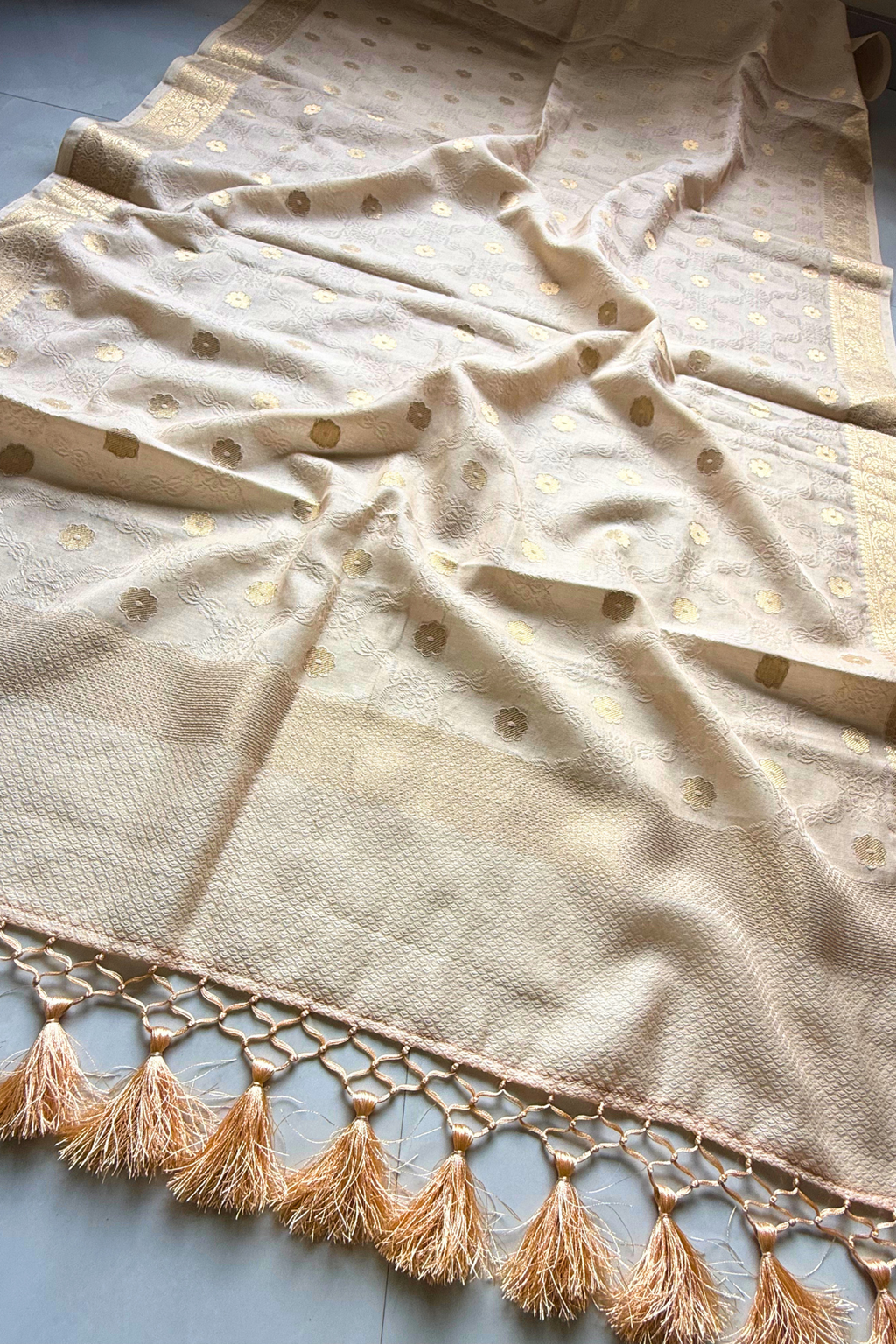 Pure Mul Chanderi With Kadwa Weaving - Cream Golden