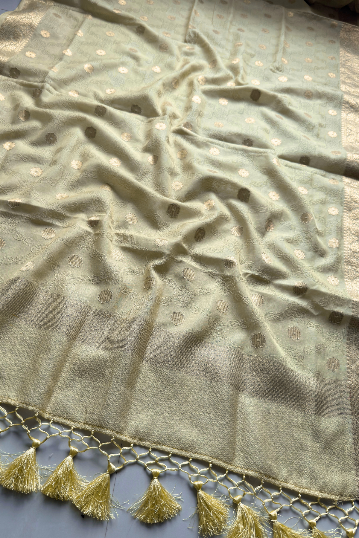 Pure Mul Chanderi With Kadwa Weaving - Pastel Lemon Yellow