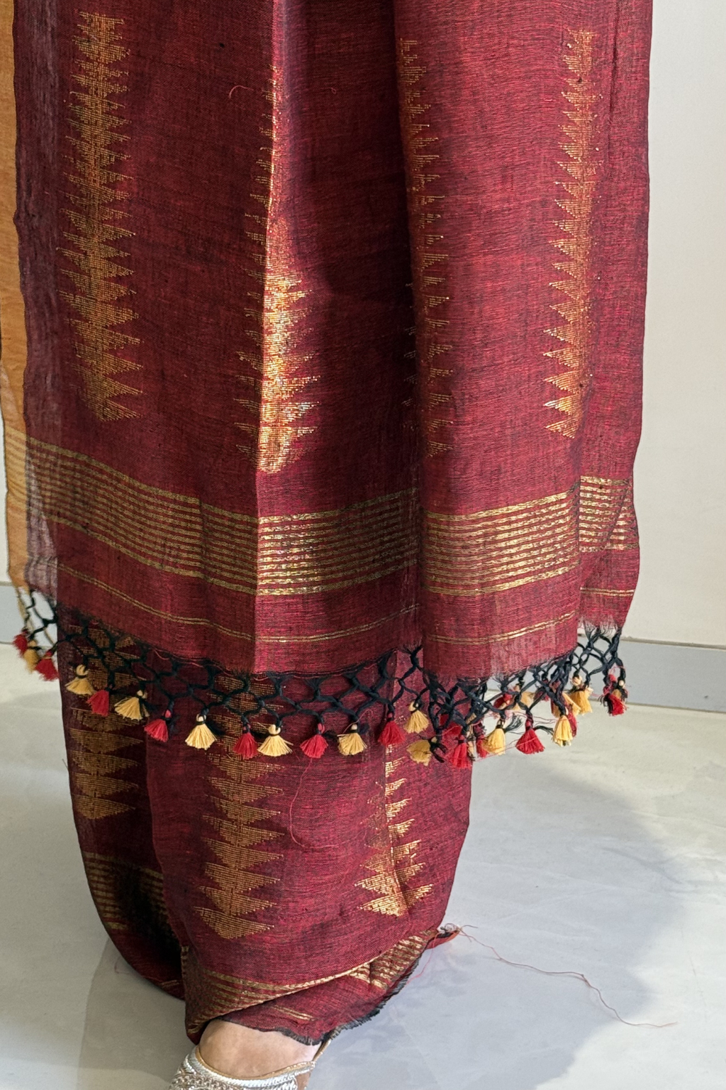 Jayshree Linen Jamdani 2 Pc Set –Red Maroon