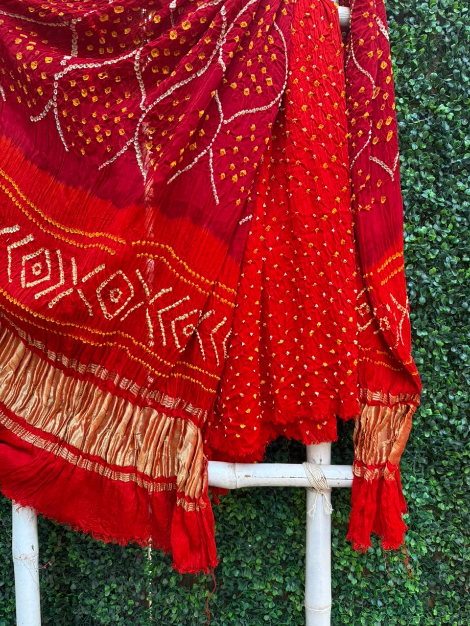 Red & Orange Lagadi patta Bandhej Elegance