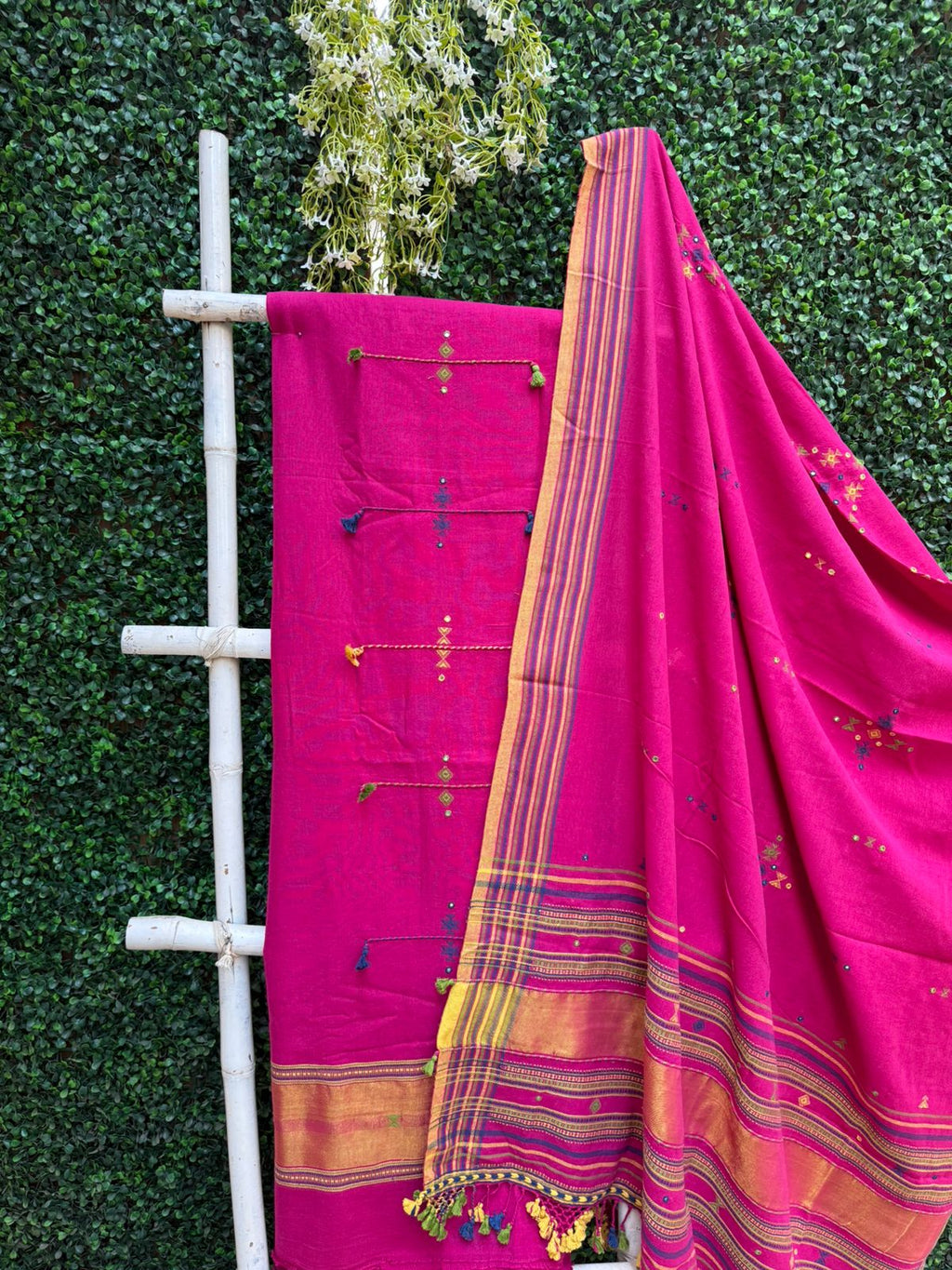 Rani Pink Bhujodi Motif