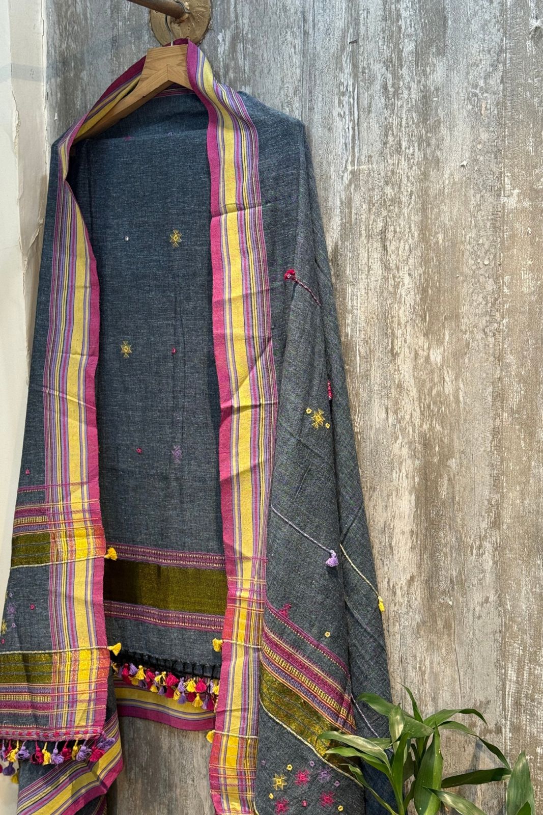 Grey Bhujodi Signature