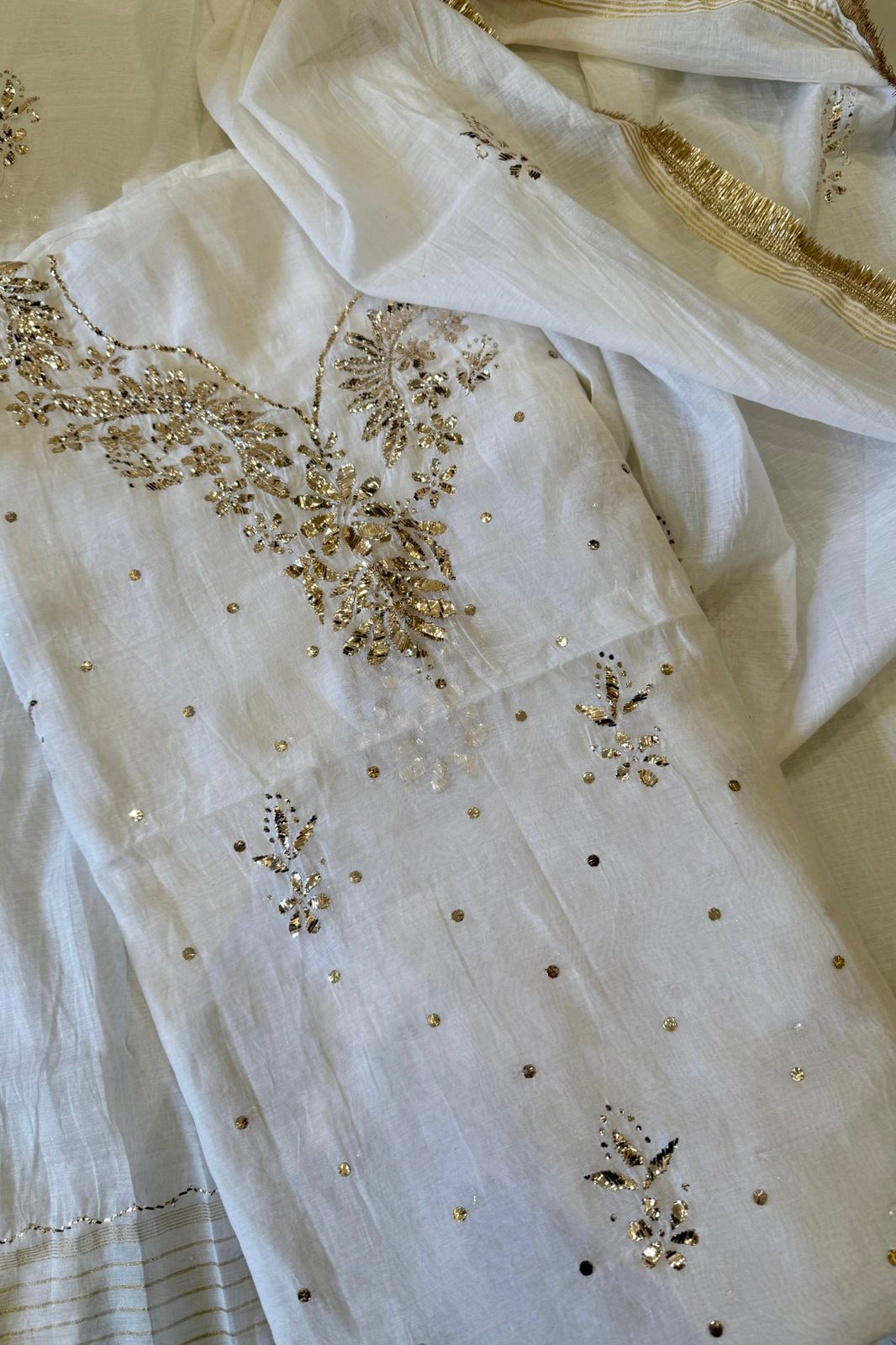 Pure Mul Chanderi Mukesh Kamdani Lucknowi Work 2-Piece Dress Suit – Off White