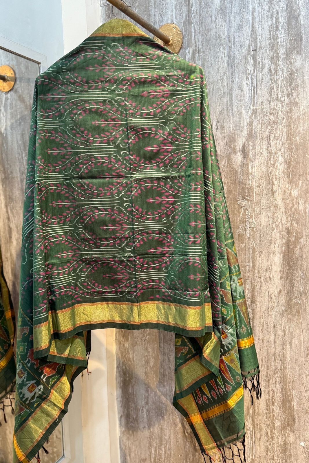 Sicco Ikkat Patola Premium 2-Piece Suit Set – Pink & Green