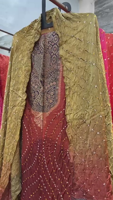 Carrot Beauty – Banarasi & Bandhej Ensemble